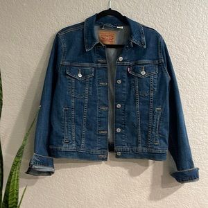 Levi Jean Jacket - Women’s size large